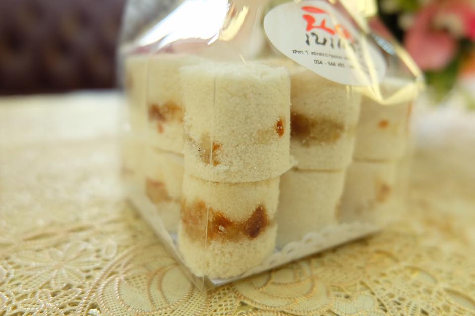 เป็ดพะโล้นายหนับ ตลาดน้ำดอนหวาย, ปังพอนด์_ดอนหวาย, ครัวบ้านเตี่ย ตลาดน้ำวัดดอนหวาย, แพสุวรรณรัตน์ ตลาดริมน้ำดอนหวาย, เป็ดพะโล้นายโอ, เพชรเบเกอรี่, ปลาต้มเค็มป้าต้อย (ตลาดดอนหวาย), ขนมชั้น แสงดาว, ตลาดริมน้ำวัดดอนหวาย จ.นครปฐม, ร้านขนมสอดไส้ผู้พัน - ตลาดน้ำดอนหวาย, ขนมหวานเจ๊โส่ย..ตลาดดอนหวาย, ศรียาภัย ไอศครีมกะทิสด, ขนมตาลป้าไข่, ขนมไทย เจิมทอง ตลาดดอนหวาย, ร้านขนมมุสลิมโบราณ786 ขนมฝักบัว, ขนมเบื้องญวน ขนมหม้อแกงถั่ว, ไข่เค็มป้ายม, นิด หมี่กรอบมันกุ้ง, ร้านกวยจั๊บนายตือ ดอนหวาย