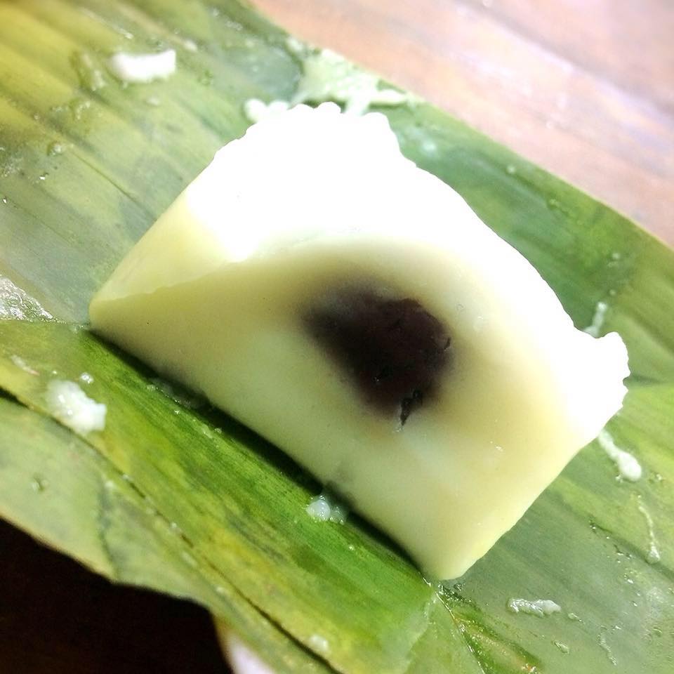 เป็ดพะโล้นายหนับ ตลาดน้ำดอนหวาย, ปังพอนด์_ดอนหวาย, ครัวบ้านเตี่ย ตลาดน้ำวัดดอนหวาย, แพสุวรรณรัตน์ ตลาดริมน้ำดอนหวาย, เป็ดพะโล้นายโอ, เพชรเบเกอรี่, ปลาต้มเค็มป้าต้อย (ตลาดดอนหวาย), ขนมชั้น แสงดาว, ตลาดริมน้ำวัดดอนหวาย จ.นครปฐม, ร้านขนมสอดไส้ผู้พัน - ตลาดน้ำดอนหวาย, ขนมหวานเจ๊โส่ย..ตลาดดอนหวาย, ศรียาภัย ไอศครีมกะทิสด, ขนมตาลป้าไข่, ขนมไทย เจิมทอง ตลาดดอนหวาย, ร้านขนมมุสลิมโบราณ786 ขนมฝักบัว, ขนมเบื้องญวน ขนมหม้อแกงถั่ว, ไข่เค็มป้ายม, นิด หมี่กรอบมันกุ้ง, ร้านกวยจั๊บนายตือ ดอนหวาย