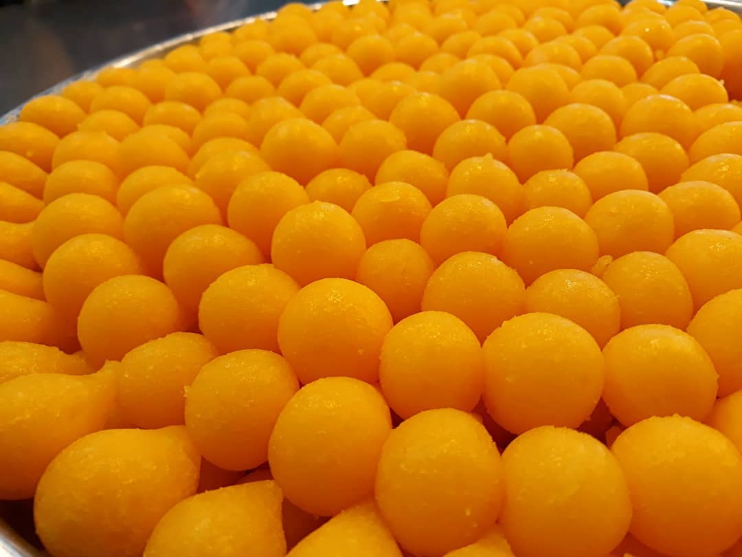 เป็ดพะโล้นายหนับ ตลาดน้ำดอนหวาย, ปังพอนด์_ดอนหวาย, ครัวบ้านเตี่ย ตลาดน้ำวัดดอนหวาย, แพสุวรรณรัตน์ ตลาดริมน้ำดอนหวาย, เป็ดพะโล้นายโอ, เพชรเบเกอรี่, ปลาต้มเค็มป้าต้อย (ตลาดดอนหวาย), ขนมชั้น แสงดาว, ตลาดริมน้ำวัดดอนหวาย จ.นครปฐม, ร้านขนมสอดไส้ผู้พัน - ตลาดน้ำดอนหวาย, ขนมหวานเจ๊โส่ย..ตลาดดอนหวาย, ศรียาภัย ไอศครีมกะทิสด, ขนมตาลป้าไข่, ขนมไทย เจิมทอง ตลาดดอนหวาย, ร้านขนมมุสลิมโบราณ786 ขนมฝักบัว, ขนมเบื้องญวน ขนมหม้อแกงถั่ว, ไข่เค็มป้ายม, นิด หมี่กรอบมันกุ้ง, ร้านกวยจั๊บนายตือ ดอนหวาย