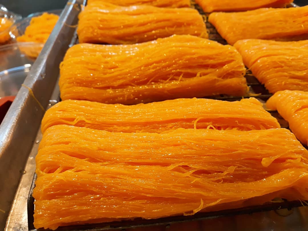 เป็ดพะโล้นายหนับ ตลาดน้ำดอนหวาย, ปังพอนด์_ดอนหวาย, ครัวบ้านเตี่ย ตลาดน้ำวัดดอนหวาย, แพสุวรรณรัตน์ ตลาดริมน้ำดอนหวาย, เป็ดพะโล้นายโอ, เพชรเบเกอรี่, ปลาต้มเค็มป้าต้อย (ตลาดดอนหวาย), ขนมชั้น แสงดาว, ตลาดริมน้ำวัดดอนหวาย จ.นครปฐม, ร้านขนมสอดไส้ผู้พัน - ตลาดน้ำดอนหวาย, ขนมหวานเจ๊โส่ย..ตลาดดอนหวาย, ศรียาภัย ไอศครีมกะทิสด, ขนมตาลป้าไข่, ขนมไทย เจิมทอง ตลาดดอนหวาย, ร้านขนมมุสลิมโบราณ786 ขนมฝักบัว, ขนมเบื้องญวน ขนมหม้อแกงถั่ว, ไข่เค็มป้ายม, นิด หมี่กรอบมันกุ้ง, ร้านกวยจั๊บนายตือ ดอนหวาย