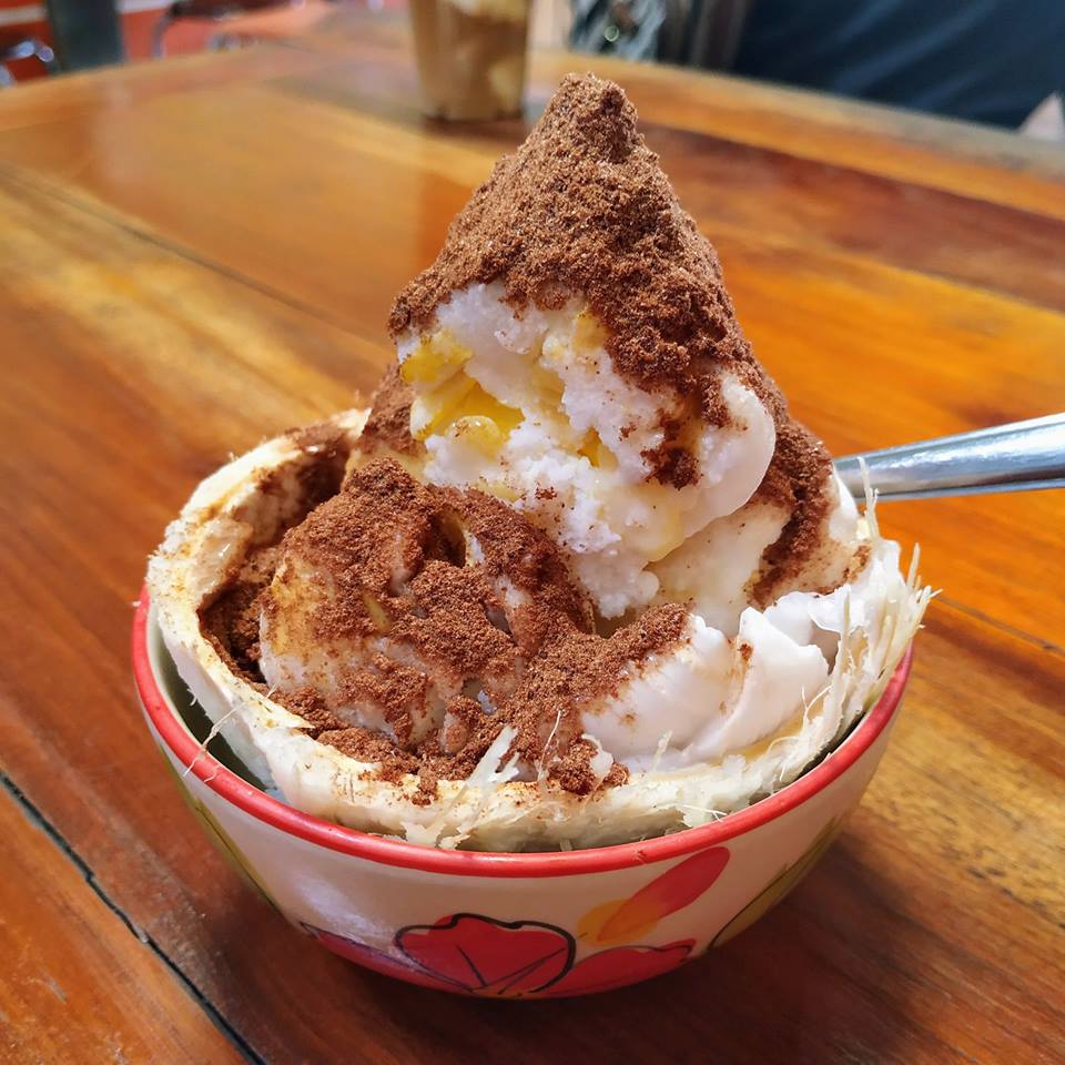 เป็ดพะโล้นายหนับ ตลาดน้ำดอนหวาย, ปังพอนด์_ดอนหวาย, ครัวบ้านเตี่ย ตลาดน้ำวัดดอนหวาย, แพสุวรรณรัตน์ ตลาดริมน้ำดอนหวาย, เป็ดพะโล้นายโอ, เพชรเบเกอรี่, ปลาต้มเค็มป้าต้อย (ตลาดดอนหวาย), ขนมชั้น แสงดาว, ตลาดริมน้ำวัดดอนหวาย จ.นครปฐม, ร้านขนมสอดไส้ผู้พัน - ตลาดน้ำดอนหวาย, ขนมหวานเจ๊โส่ย..ตลาดดอนหวาย, ศรียาภัย ไอศครีมกะทิสด, ขนมตาลป้าไข่, ขนมไทย เจิมทอง ตลาดดอนหวาย, ร้านขนมมุสลิมโบราณ786 ขนมฝักบัว, ขนมเบื้องญวน ขนมหม้อแกงถั่ว, ไข่เค็มป้ายม, นิด หมี่กรอบมันกุ้ง, ร้านกวยจั๊บนายตือ ดอนหวาย