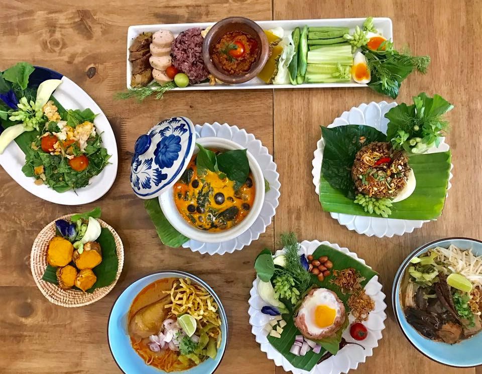 ล้าน เหนือ-น่าน อาหารเหนือ, เนื้อเหนือ Neua.Neur.Bkk, ต๋องเต็มโต๊ะ, สาขาพุทธมณฑล สาย 2, อองตอง ข้าวซอย, ละอ่อน น้ำเงี้ยว อาหารเหนือ, เฮือนลำพูน, รัชดาอาหารเหนือ, ร้านลำแต๊ๆ อาหารพื้นเมือง, ข้าวซอยลำดวนฟ้าฮ่ามเชียงใหม่, สาขาวิภาวดีรังสิต 58, หอมด่วน, ต๊ะต่อนยอน, Cr. ภาพทั้งหมดจาก Facebook ต๊ะต่อนยอน อาหารเหนือ, ฮ้านจาวเหนือ, ต๋องเหนือ Express, ข้าวซอยเชียงใหม่ ตรงข้ามกรมศุลกากร, ครัวเจียงใหม่, ครัวมะแข่น, กาดหลวง มินิ