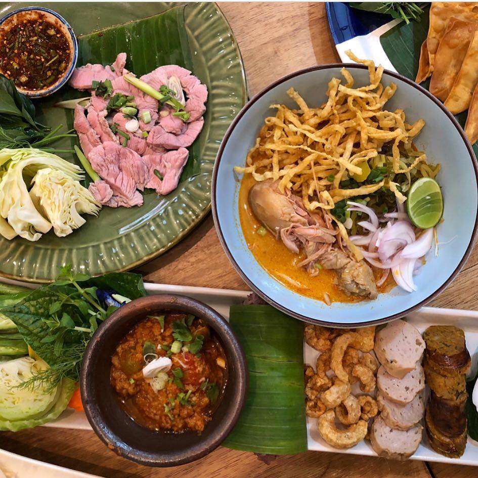 ล้าน เหนือ-น่าน อาหารเหนือ, เนื้อเหนือ Neua.Neur.Bkk, ต๋องเต็มโต๊ะ, สาขาพุทธมณฑล สาย 2, อองตอง ข้าวซอย, ละอ่อน น้ำเงี้ยว อาหารเหนือ, เฮือนลำพูน, รัชดาอาหารเหนือ, ร้านลำแต๊ๆ อาหารพื้นเมือง, ข้าวซอยลำดวนฟ้าฮ่ามเชียงใหม่, สาขาวิภาวดีรังสิต 58, หอมด่วน, ต๊ะต่อนยอน, Cr. ภาพทั้งหมดจาก Facebook ต๊ะต่อนยอน อาหารเหนือ, ฮ้านจาวเหนือ, ต๋องเหนือ Express, ข้าวซอยเชียงใหม่ ตรงข้ามกรมศุลกากร, ครัวเจียงใหม่, ครัวมะแข่น, กาดหลวง มินิ