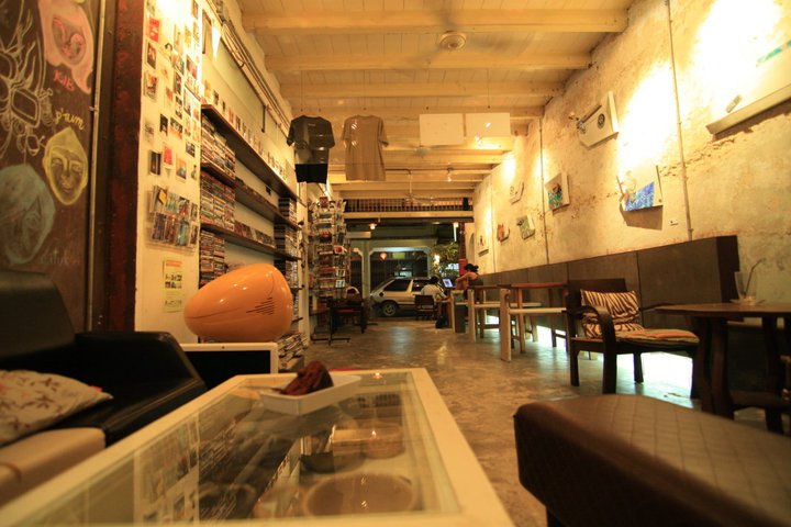 MOONSTo̲̲NE, Bread Crumbs Cafe, Happy Cafe and Minifarm, เสื่อผืน หมอนใบ, WA-Phuket, Honest Coffee &amp; Service, Grove Phuket, RYN, DouBrew Coffee &amp; Craft, The Tent, หนัง(สือ)2521