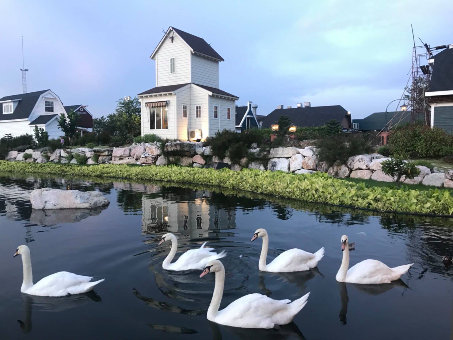 Grande Centre Point Ploenchit, ครัวจำแลง แปลงกาย, Sortrel Sathorn, บ้านน้ำเคียงดิน, ปลาอยู่เย็น, Samsen Villa, ครัวกรุงเทพ, Maldives Maodeep, Waterside Karaoke Restaurant, Little tree, The local Restaurant, Chocolate Ville, Ther Dining &amp; Bar, บ้านสุขนิยม, สวนอาหารบางบัว, แบมบูใหญ่, Craft Home , สวนอาหารซุ้มไผ่ เรโทร