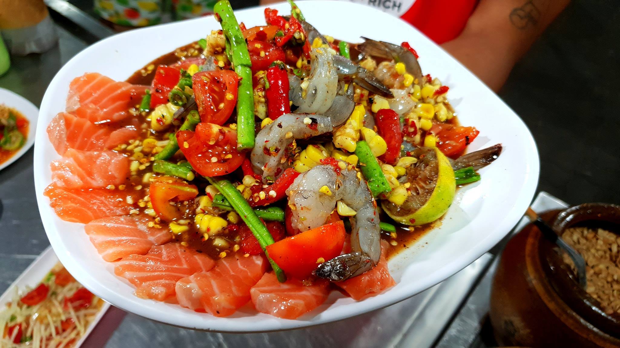 GREENSMOKED, ยำปูม้าเจ็ดยอด, สาขาเชียงใหม่, Izakaya Okada, ข้าวต้มย้ง, ข้าวต้มชาววัง, ขนมจีนสันป่าข่อย, ลาบบังเกอร์ by ช.ช้าง, ไก่ทอดเที่ยงคืน, สาขา 2.3 บ้านมอญ, หมี่กระดาษ ตลาดช้างเผือก, เต๋อตำยำระเบิด เชียงใหม่, มาม่าฟ้าธานี เชียงใหม่, ข้าวต้มแดง2 ข้างวัดแสนฝาง, อ๋องทิพย์รส