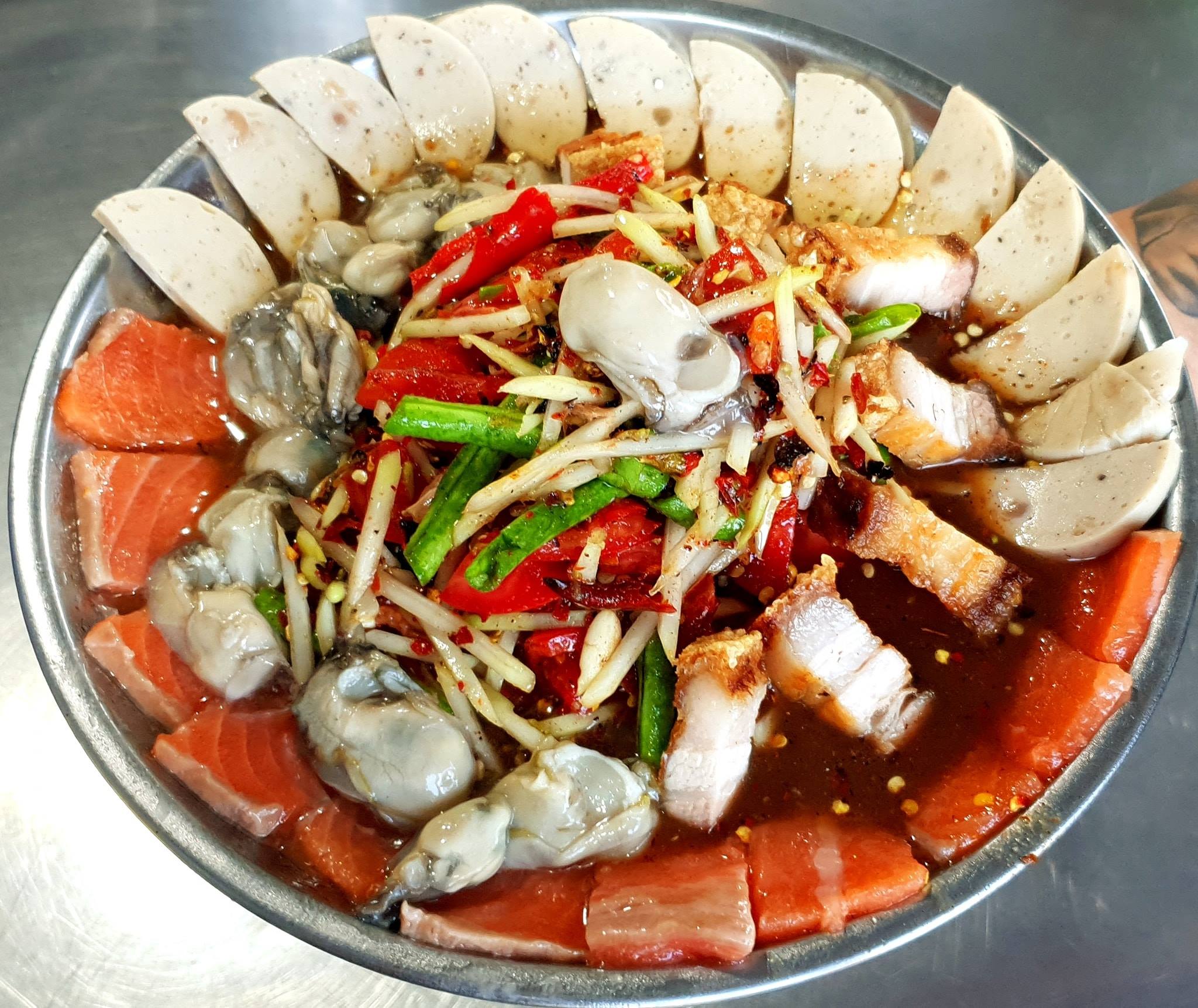 GREENSMOKED, ยำปูม้าเจ็ดยอด, สาขาเชียงใหม่, Izakaya Okada, ข้าวต้มย้ง, ข้าวต้มชาววัง, ขนมจีนสันป่าข่อย, ลาบบังเกอร์ by ช.ช้าง, ไก่ทอดเที่ยงคืน, สาขา 2.3 บ้านมอญ, หมี่กระดาษ ตลาดช้างเผือก, เต๋อตำยำระเบิด เชียงใหม่, มาม่าฟ้าธานี เชียงใหม่, ข้าวต้มแดง2 ข้างวัดแสนฝาง, อ๋องทิพย์รส