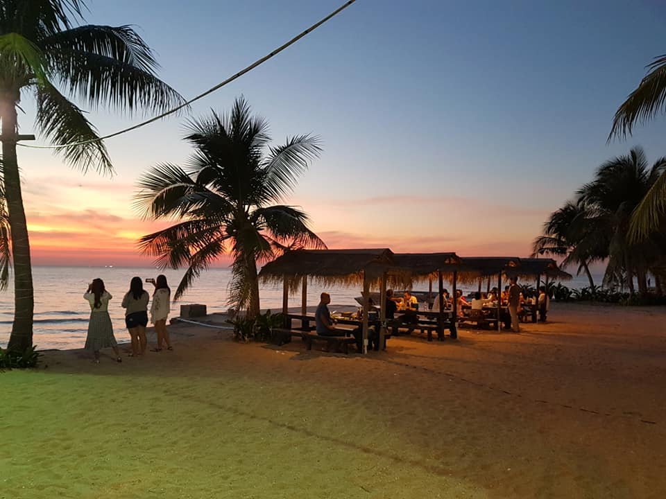 ปูเป็น SEAFOOD PATTAYA, ริมหาด ซีฟู๊ด, ลุงบอยป้ารัตน์, สาขาหาดจอมเทียน, Krua Dongtan ครัวดงตาล, ลุงไสว 1 สุดหาดจอมเทียน พัทยา, ศรีนวลซีฟู้ด, สุดเขต ทะเลเผา