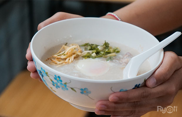 Brasserie 9, โจ๊กปรินซ์ บางรัก, Shelly House, ประจักษ์, Baan Khanitha Thai restaurants, สาขาสาทร, ก๋วยเตี่ยวลูกชิ้นปลาเจ้หลี, ขาหมูตรอกซุงบางรัก เจ้าเก่า, เอ๋กระเพาะปลา ตรอกซุง, ทอดมันกวางตุ้ง สีนวล, นายเม้ง บะหมี่ปู เกี๊ยวกุ้งยักษ์, Panlee Bakery, ร้านลาบอุบล คนตระการ สี่แยกสาทร สุรศักดิ์