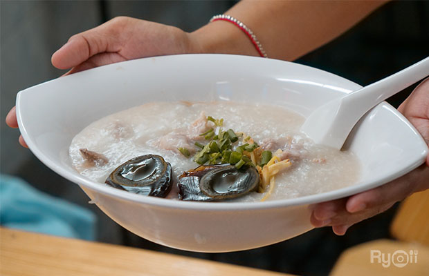 Brasserie 9, โจ๊กปรินซ์ บางรัก, Shelly House, ประจักษ์, Baan Khanitha Thai restaurants, สาขาสาทร, ก๋วยเตี่ยวลูกชิ้นปลาเจ้หลี, ขาหมูตรอกซุงบางรัก เจ้าเก่า, เอ๋กระเพาะปลา ตรอกซุง, ทอดมันกวางตุ้ง สีนวล, นายเม้ง บะหมี่ปู เกี๊ยวกุ้งยักษ์, Panlee Bakery, ร้านลาบอุบล คนตระการ สี่แยกสาทร สุรศักดิ์