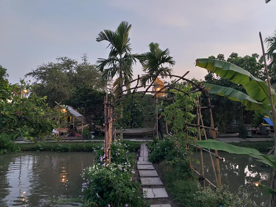 The Sine Cafe’, Whispering cafe, รักษ์น้ำคาเฟ่, Orenchi Cafe, KAWA Coffee and Co., Orenchi Specialty Coffee, Attitude Coffee, Memory House Cafe, In Garden Hut Cafe, ChataThammachart, She's The Legend Cafe, RIVA floating cafe, Good Mood House, นึก คาเฟ่ - วัดไร่ขิง, Ton Khao Terrace, CHADA Tea Boutique, Kark Crof.f