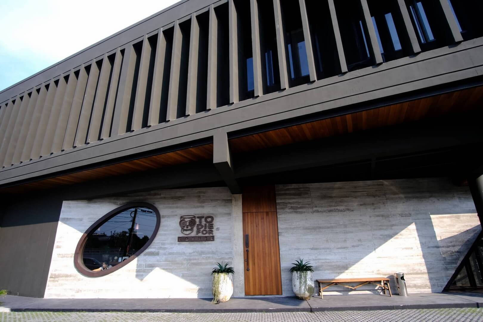 Way Coffee House, Piccolo BangSaen, Peaceful Cafe, Artory.cafe.crafts, Cubbie ‘s, To Die For Coffee, U Cafe &amp; Bakery, A blank coffee, Coffee Train, WON HOUSE, Standtall Coffee, Small House Coffee 