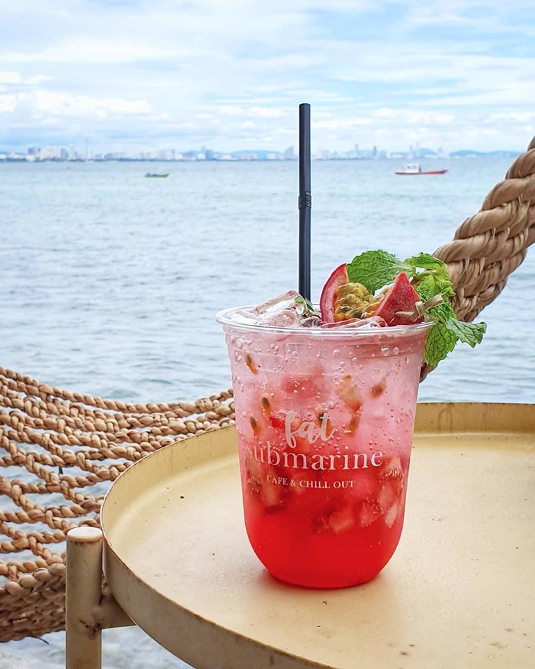 Pakron - พักร้อน เกาะล้าน, Fat Submarine Cafe, เกาะล้านคอฟฟี่แคมป์, Maharak Cafe, Never too small kohlarn, Love on sea, บัวลอยวันวานคาเฟ่ เกาะล้าน