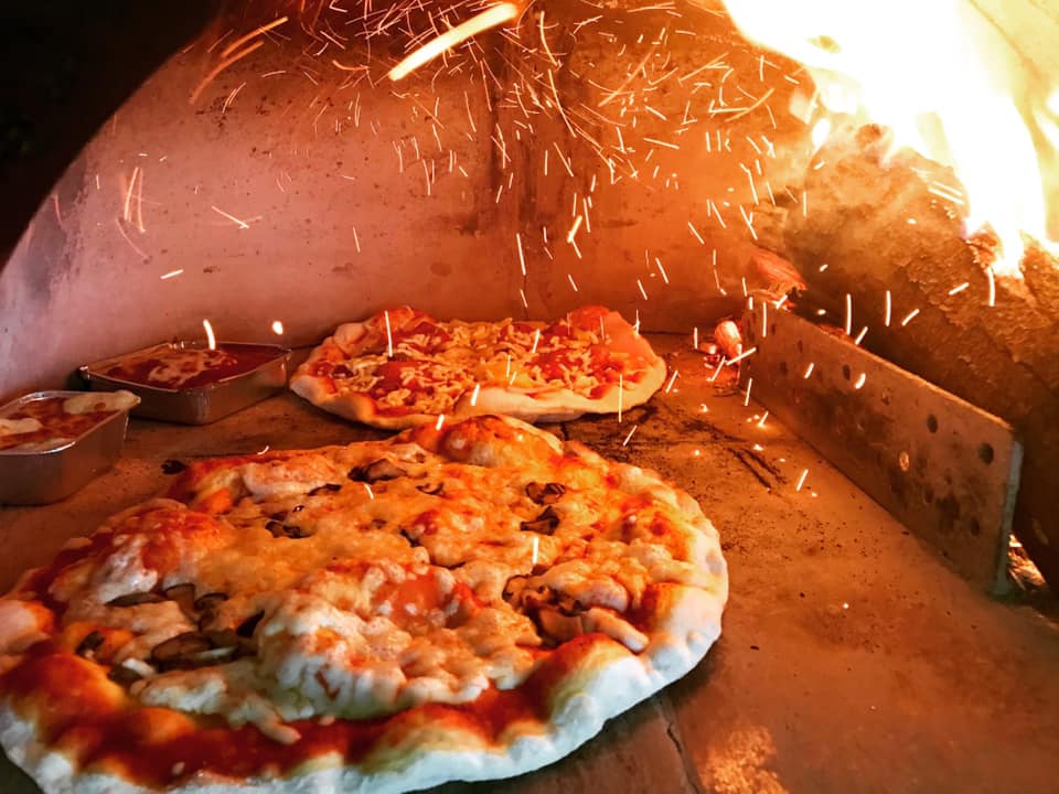 Pizzeria Limoncello, เชฟถนอม, กลมกล่อม BY CHEF AKE, Ciao Pizza, Pizza Aroy, Pizza Massilia, Grazie Pizzeria, The Garden Dough, Lanta Pizzeria, Mama Dolores, PizzaPazza, Dressage Horse Café, Pizzazo, Shelter Pizza พิซซ่าเตาถ่าน