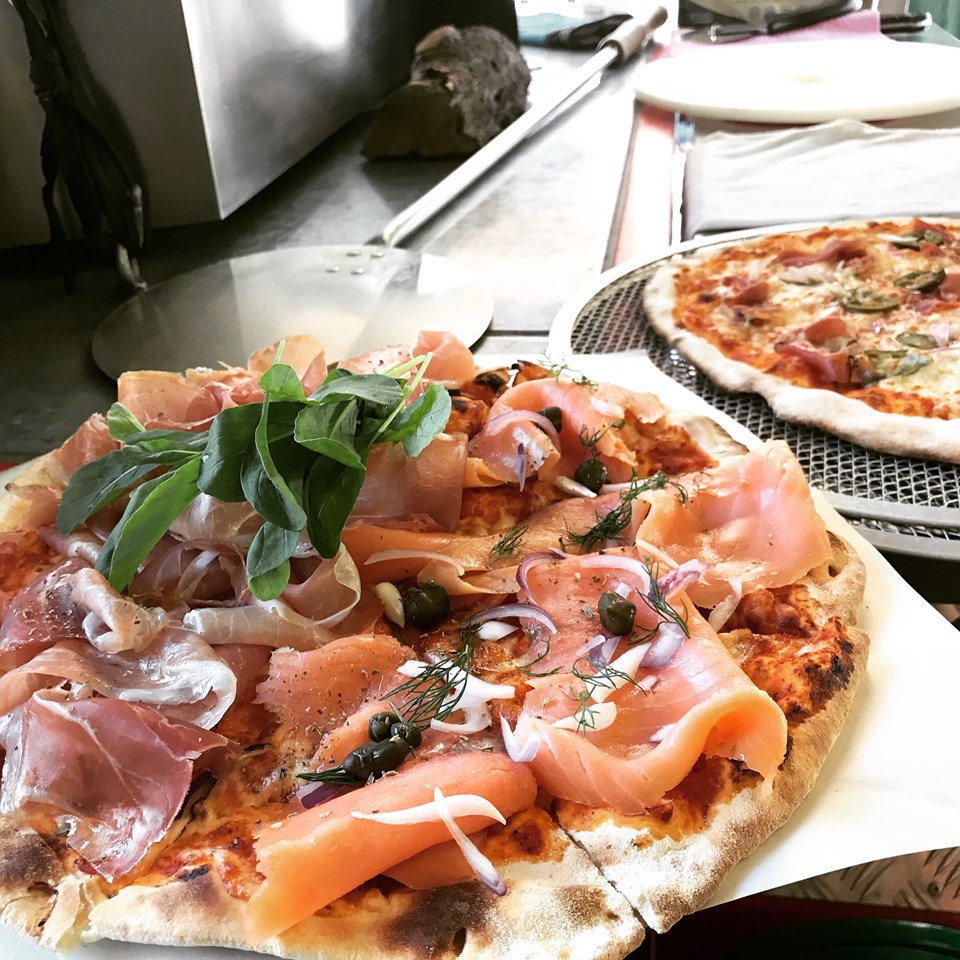 Pizzeria Limoncello, เชฟถนอม, กลมกล่อม BY CHEF AKE, Ciao Pizza, Pizza Aroy, Pizza Massilia, Grazie Pizzeria, The Garden Dough, Lanta Pizzeria, Mama Dolores, PizzaPazza, Dressage Horse Café, Pizzazo, Shelter Pizza พิซซ่าเตาถ่าน