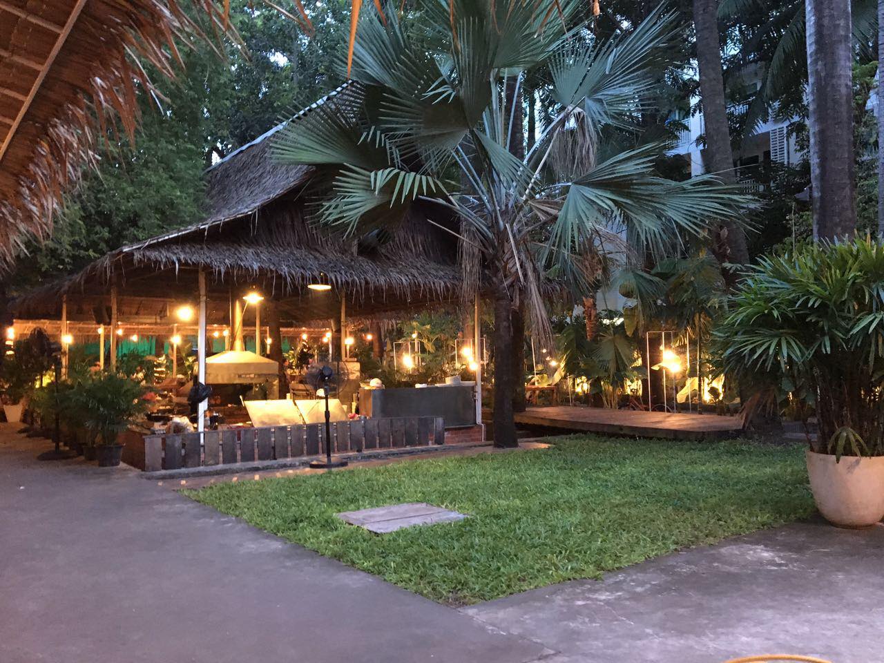 Pizzeria Limoncello, เชฟถนอม, กลมกล่อม BY CHEF AKE, Ciao Pizza, Pizza Aroy, Pizza Massilia, Grazie Pizzeria, The Garden Dough, Lanta Pizzeria, Mama Dolores, PizzaPazza, Dressage Horse Café, Pizzazo, Shelter Pizza พิซซ่าเตาถ่าน