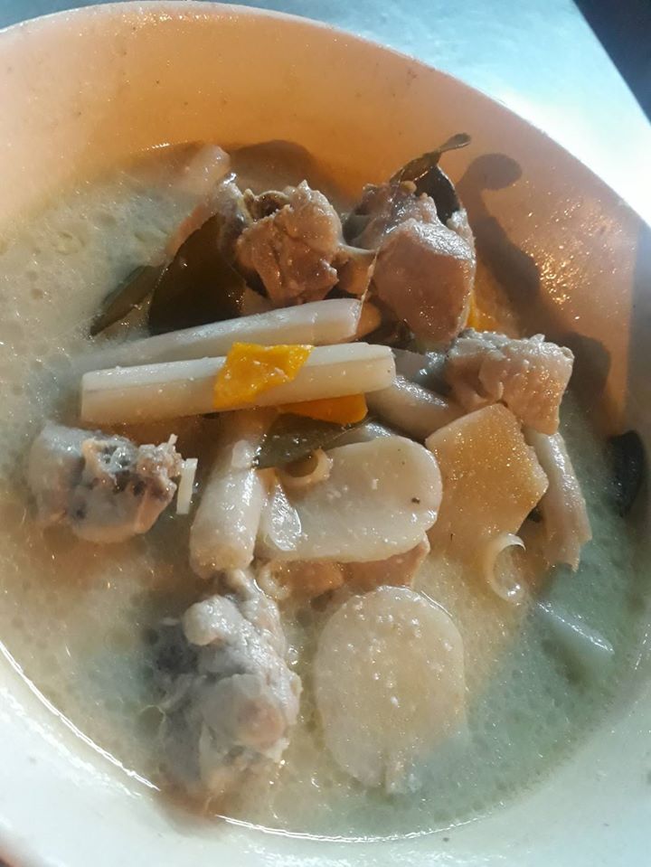 ก๋วยเตี๋ยวผัดงี่เง่า at เจ๊เบญ โอเดี้ยน, ร้านฮั้นโภชนา, เจ๊เฮี้ยง ก๋วยเตี๋ยวลูกชิ้นปลา ตลาดน้อย, ข้าวต้มปลาตลาดน้อย, Baan Chim Cha, อาฉีไก่ทอด, มานพ สุกี้รถกระบะ, แดงราชาหอยทอด, โจ๊ก เจ๊หมวยเกี้ย-ดั้งเดิม, เป็ดตุ๋นเจ้าท่า, ซี่โครงปราณ, คุณปุ๊กะหรี่ปั๊บ ณ ตลาดน้อย, แต้เล่าจิ้นเส็ง, Li Bing Waffle Parlour, Mana Craft, Jap Bread ตลาดน้อย, ฮงเซียงกง
