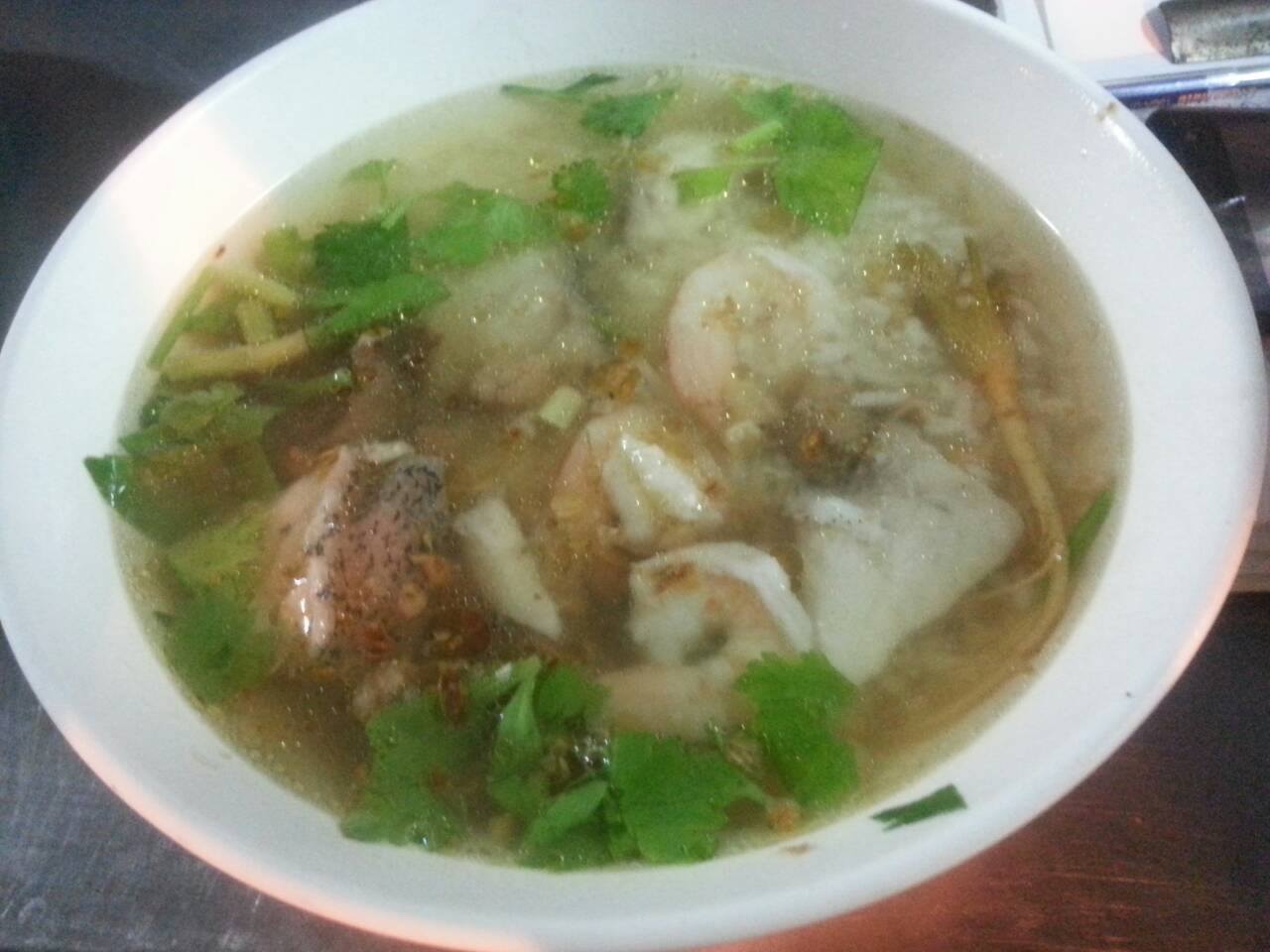 ก๋วยเตี๋ยวผัดงี่เง่า at เจ๊เบญ โอเดี้ยน, ร้านฮั้นโภชนา, เจ๊เฮี้ยง ก๋วยเตี๋ยวลูกชิ้นปลา ตลาดน้อย, ข้าวต้มปลาตลาดน้อย, Baan Chim Cha, อาฉีไก่ทอด, มานพ สุกี้รถกระบะ, แดงราชาหอยทอด, โจ๊ก เจ๊หมวยเกี้ย-ดั้งเดิม, เป็ดตุ๋นเจ้าท่า, ซี่โครงปราณ, คุณปุ๊กะหรี่ปั๊บ ณ ตลาดน้อย, แต้เล่าจิ้นเส็ง, Li Bing Waffle Parlour, Mana Craft, Jap Bread ตลาดน้อย, ฮงเซียงกง