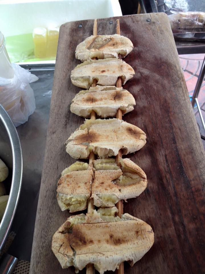 ก๋วยเตี๋ยวผัดงี่เง่า at เจ๊เบญ โอเดี้ยน, ร้านฮั้นโภชนา, เจ๊เฮี้ยง ก๋วยเตี๋ยวลูกชิ้นปลา ตลาดน้อย, ข้าวต้มปลาตลาดน้อย, Baan Chim Cha, อาฉีไก่ทอด, มานพ สุกี้รถกระบะ, แดงราชาหอยทอด, โจ๊ก เจ๊หมวยเกี้ย-ดั้งเดิม, เป็ดตุ๋นเจ้าท่า, ซี่โครงปราณ, คุณปุ๊กะหรี่ปั๊บ ณ ตลาดน้อย, แต้เล่าจิ้นเส็ง, Li Bing Waffle Parlour, Mana Craft, Jap Bread ตลาดน้อย, ฮงเซียงกง