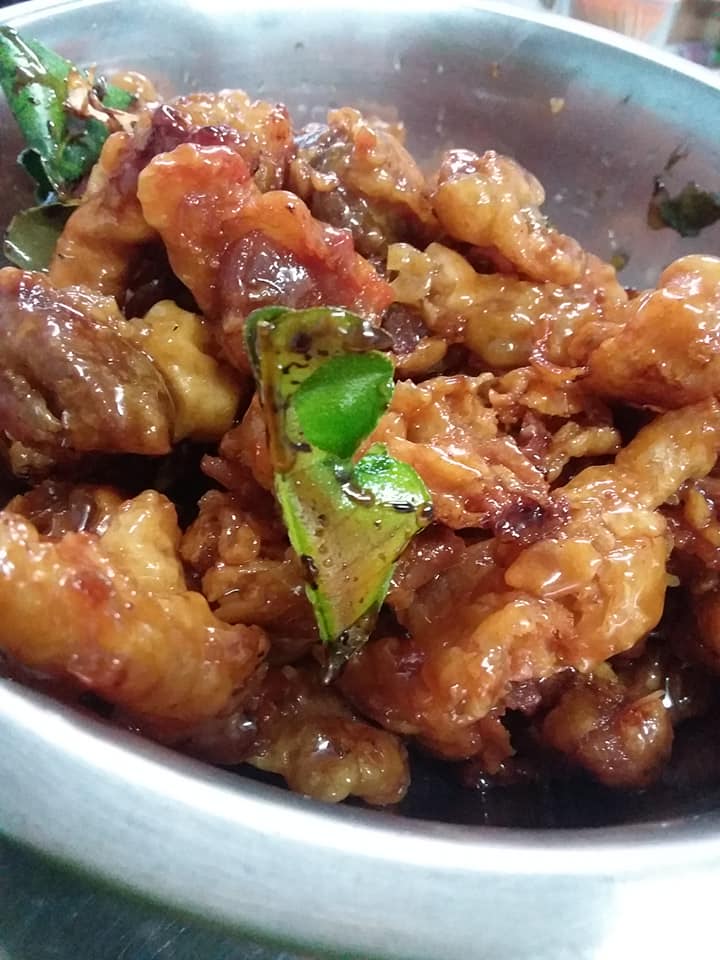 ก๋วยเตี๋ยวผัดงี่เง่า at เจ๊เบญ โอเดี้ยน, ร้านฮั้นโภชนา, เจ๊เฮี้ยง ก๋วยเตี๋ยวลูกชิ้นปลา ตลาดน้อย, ข้าวต้มปลาตลาดน้อย, Baan Chim Cha, อาฉีไก่ทอด, มานพ สุกี้รถกระบะ, แดงราชาหอยทอด, โจ๊ก เจ๊หมวยเกี้ย-ดั้งเดิม, เป็ดตุ๋นเจ้าท่า, ซี่โครงปราณ, คุณปุ๊กะหรี่ปั๊บ ณ ตลาดน้อย, แต้เล่าจิ้นเส็ง, Li Bing Waffle Parlour, Mana Craft, Jap Bread ตลาดน้อย, ฮงเซียงกง