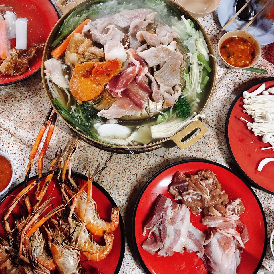 คุณภัฐหมูกะทะ, รักเขาหลงเขา หมูกระทะ, จ่า หมูกระทะ สาขา ซอยอุดมเดช, สานฝัน หมูกระทะ, อร่อยเต็ม 10 หมูกระทะ ชาบู, บังโก๊ะหมูกระทะชั่งโล, แก้มตุ่ย8 หมูกระทะ, หจก.หมูกระทะ, AK หมูกระทะชั่งกิโล สุขสวัสดิ์26