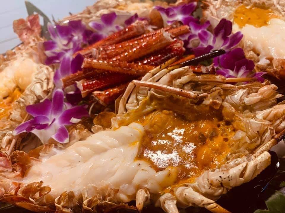 จ๊ะโอ๋ซีฟู๊ด, รุ่งฟ้า ซีฟู้ด, วิวทิวไม้ ซีฟู้ด, ครัวลุงแถม, ครัวแพขวัญใจซีฟู้ด บางขุนเทียน, ครัวน้าเนียมซีฟู้ด, ครัวนพเก้าซีฟู้ด, ครัวทับทิม ซีฟู้ด, ครัวพ่อกำนันซีฟู๊ด บางขุนเทียน-ชายทะเล, บ้านปองพลซีฟู้ด, ครัววลัยพร, ธารทะเลซีฟู้ด บางขุนเทียน-ชายทะเล, ฟาร์มสมใจซีฟู้ดส์ บางขุนเทียนชายทะเล, ครัวคุณอรซีฟู๊ดบางขุนเทียน