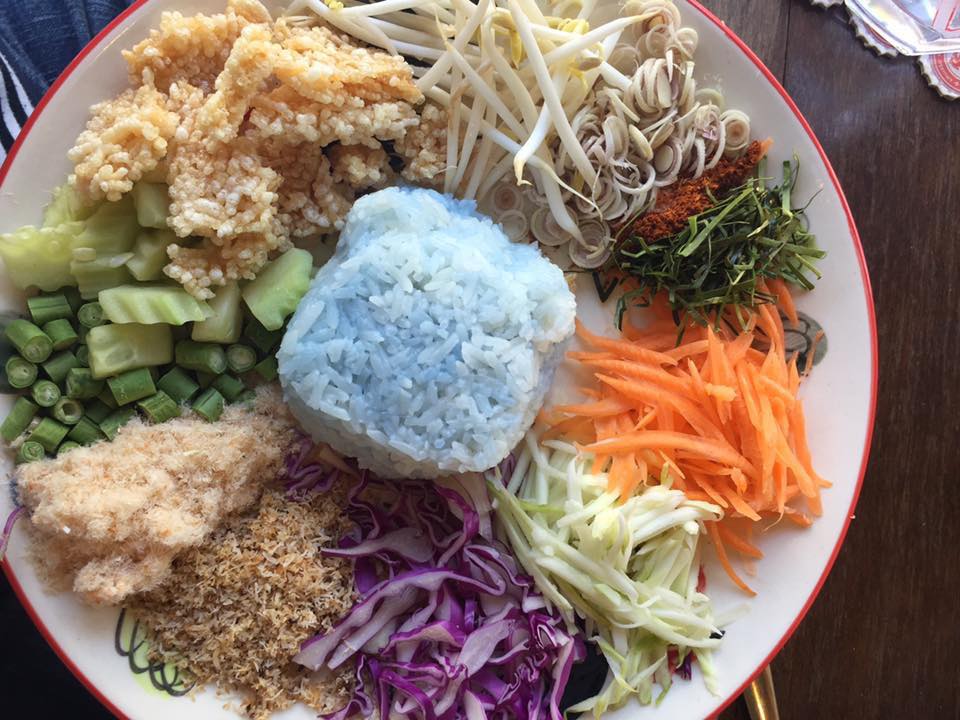 อร่อยเด็ด, ร้านข้าวต้มนายอ๋า, ร้านฟ้ามุ่ย, ร้านสุธาทิพย์, Blue Tree coffeebar, ร้านชั่งเส็ง ก๋วยเตี๋ยวลูกชิ้นปลา (เจ้เกียว), Pat Cafe Boraan แพท คาเฟ่ โบราณ, อ้วนโภชนา อาหารไทย อีสาน , ครัวป้าแดงบางลำพู, Cafe' Velodome