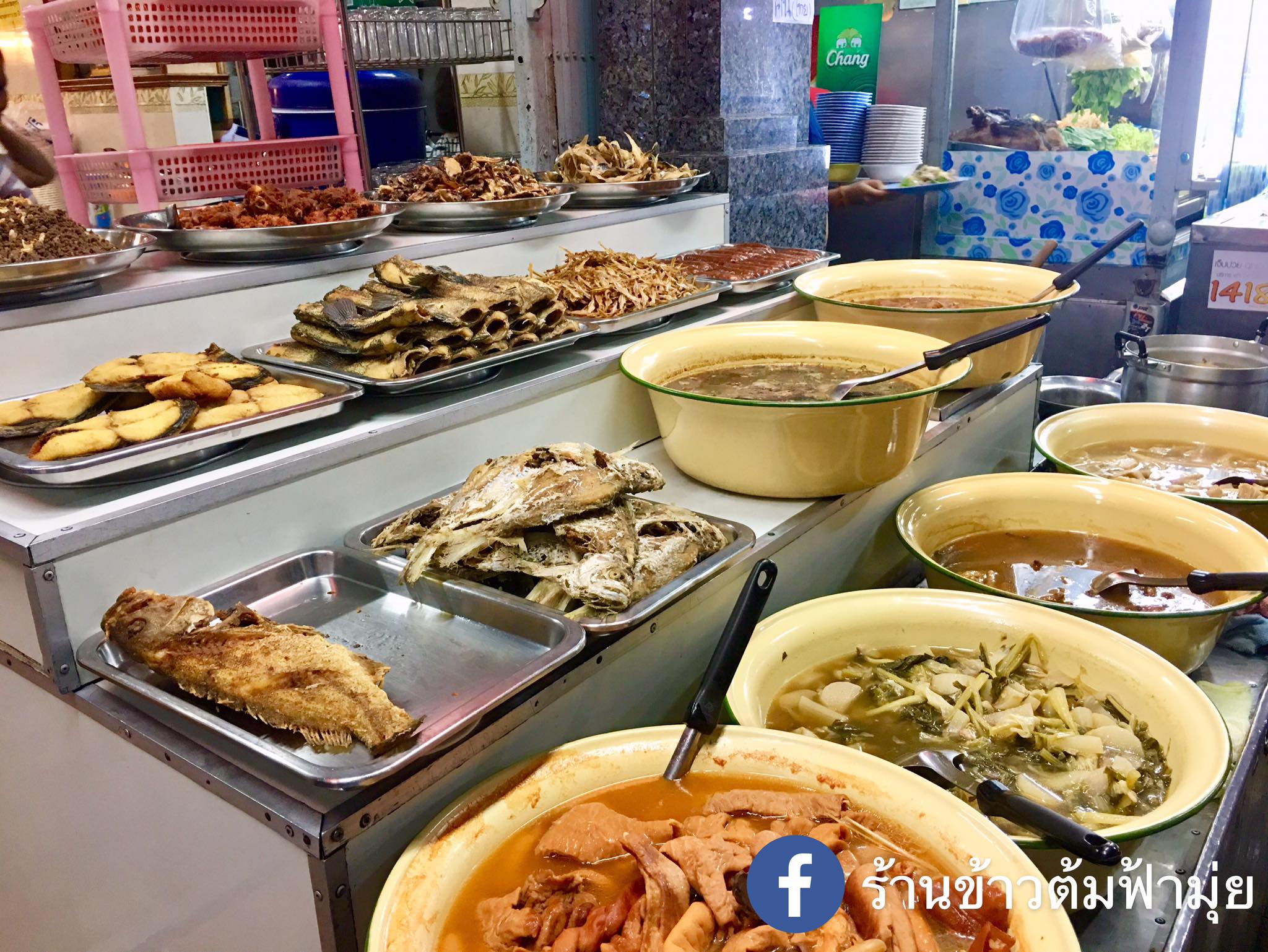 อร่อยเด็ด, ร้านข้าวต้มนายอ๋า, ร้านฟ้ามุ่ย, ร้านสุธาทิพย์, Blue Tree coffeebar, ร้านชั่งเส็ง ก๋วยเตี๋ยวลูกชิ้นปลา (เจ้เกียว), Pat Cafe Boraan แพท คาเฟ่ โบราณ, อ้วนโภชนา อาหารไทย อีสาน , ครัวป้าแดงบางลำพู, Cafe' Velodome