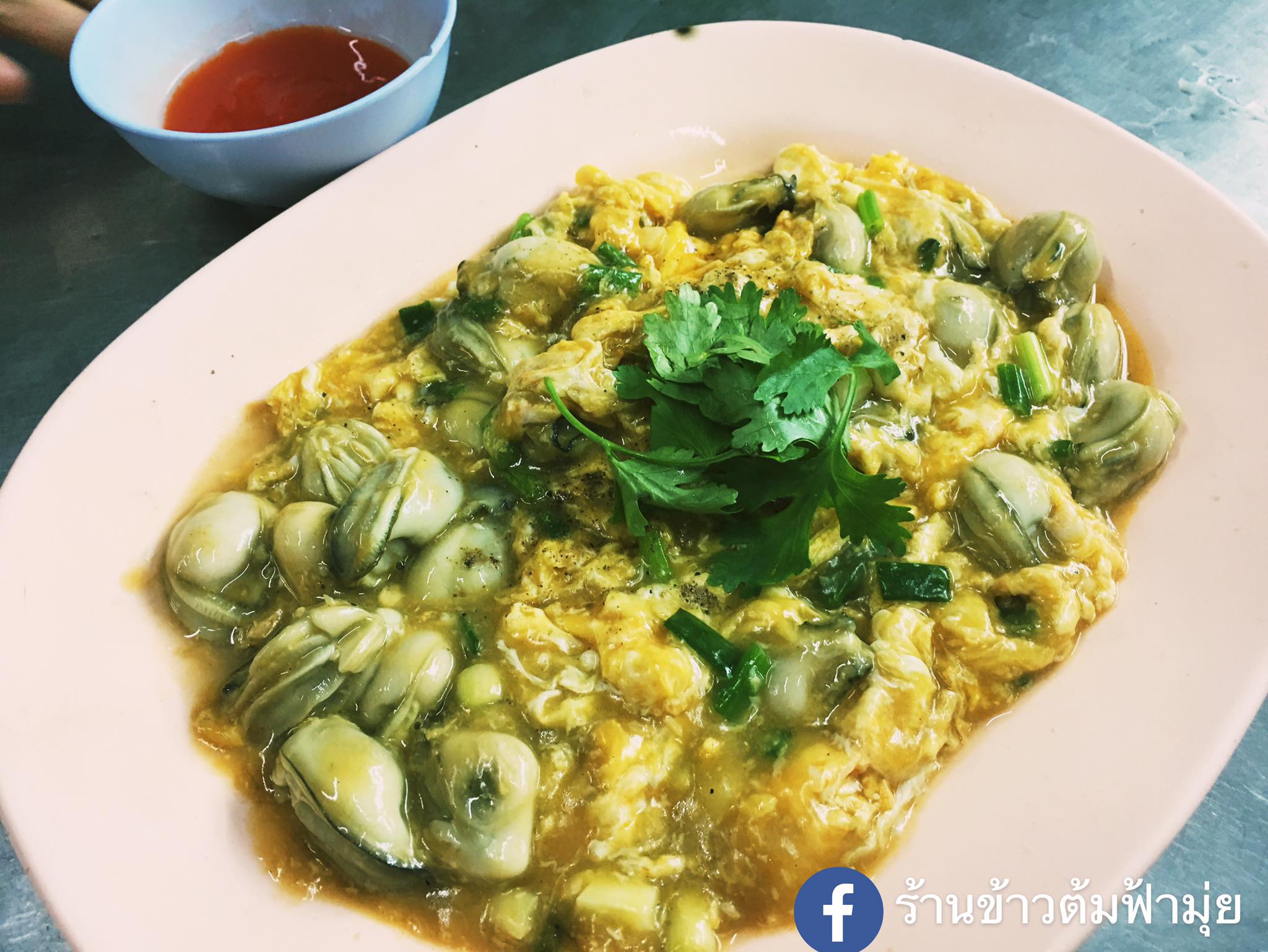 อร่อยเด็ด, ร้านข้าวต้มนายอ๋า, ร้านฟ้ามุ่ย, ร้านสุธาทิพย์, Blue Tree coffeebar, ร้านชั่งเส็ง ก๋วยเตี๋ยวลูกชิ้นปลา (เจ้เกียว), Pat Cafe Boraan แพท คาเฟ่ โบราณ, อ้วนโภชนา อาหารไทย อีสาน , ครัวป้าแดงบางลำพู, Cafe' Velodome