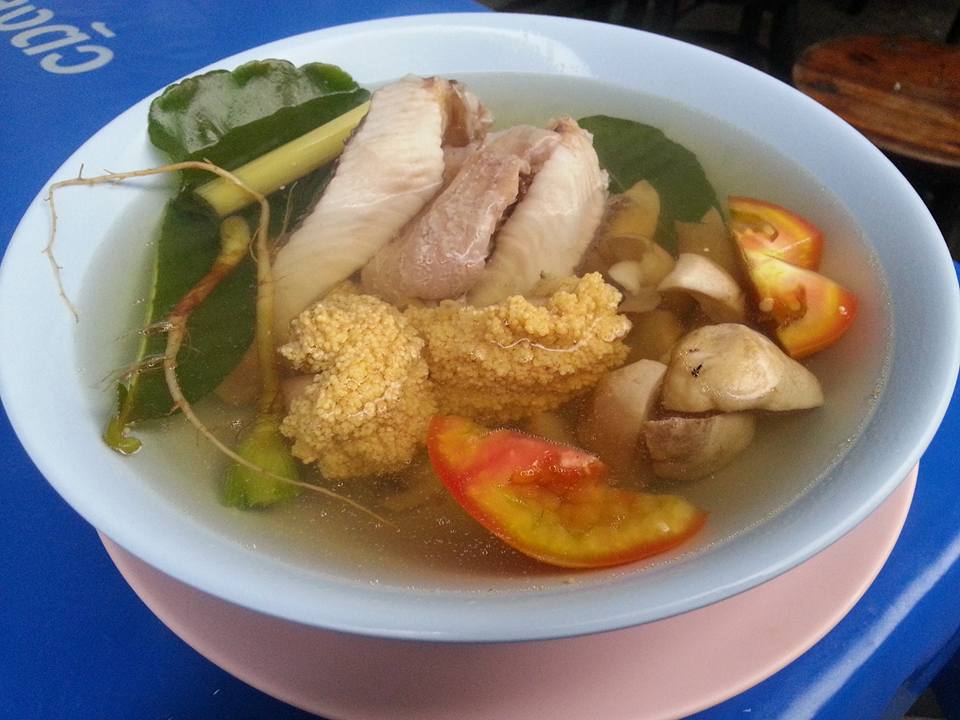 อร่อยเด็ด, ร้านข้าวต้มนายอ๋า, ร้านฟ้ามุ่ย, ร้านสุธาทิพย์, Blue Tree coffeebar, ร้านชั่งเส็ง ก๋วยเตี๋ยวลูกชิ้นปลา (เจ้เกียว), Pat Cafe Boraan แพท คาเฟ่ โบราณ, อ้วนโภชนา อาหารไทย อีสาน , ครัวป้าแดงบางลำพู, Cafe' Velodome