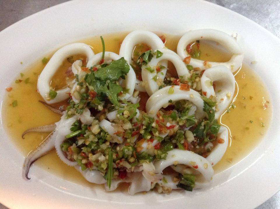 อร่อยเด็ด, ร้านข้าวต้มนายอ๋า, ร้านฟ้ามุ่ย, ร้านสุธาทิพย์, Blue Tree coffeebar, ร้านชั่งเส็ง ก๋วยเตี๋ยวลูกชิ้นปลา (เจ้เกียว), Pat Cafe Boraan แพท คาเฟ่ โบราณ, อ้วนโภชนา อาหารไทย อีสาน , ครัวป้าแดงบางลำพู, Cafe' Velodome