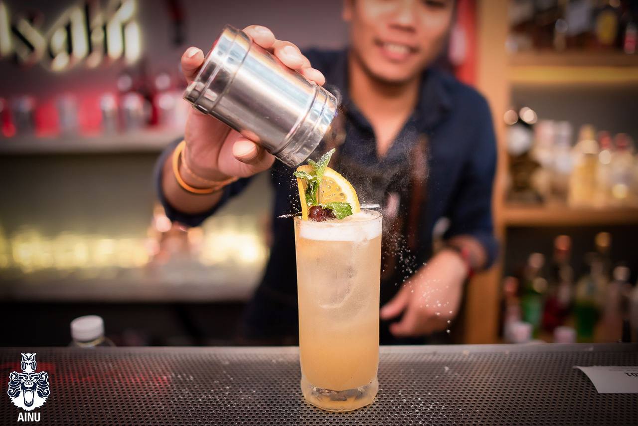 Pachi Bangkok, AINU Bar, Beer Belly Bkk, Cardroom BKK, She Bar, Rabbit Hole, Ekamai Beer House, SOHO BKK, Thonglor Yokocho トンロー横丁, Nowhere (โนแวร์), Another Round, HEAP Cafe' &amp; Restaurant