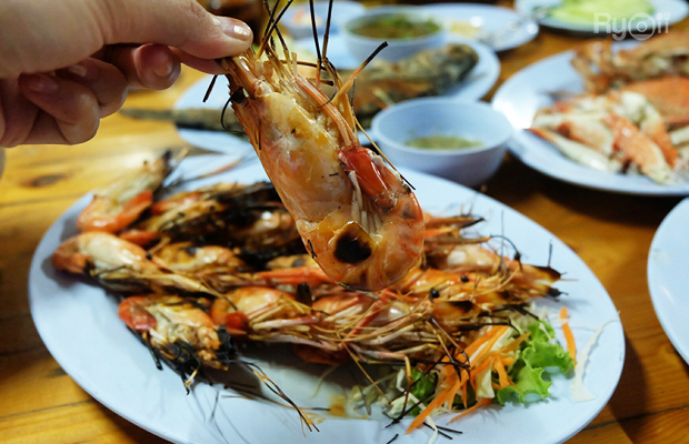 ครัวลุงมันซีฟู้ด, ตั้งฉ่ายซีฟู้ด, บ้านไร่น้ำอิง, พรทะเลซีฟู้ด, ศิริกัญญาซีฟู๊ด, ผึ้งทะเลเผา เบอร์ 9, ครัวป้ายืนซีฟู้ด, นู๋ยาซีฟู้ดชะอำ, ครัวเม็ดทราย, บ้านครัวทะเล, ครัวห้วยทราย, Platoo Restaurant, ครัวป้าเฉลียว, ร้านครัวพี่เปี๊ยก บางควาย