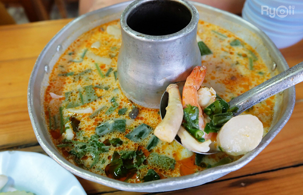 ครัวลุงมันซีฟู้ด, ตั้งฉ่ายซีฟู้ด, บ้านไร่น้ำอิง, พรทะเลซีฟู้ด, ศิริกัญญาซีฟู๊ด, ผึ้งทะเลเผา เบอร์ 9, ครัวป้ายืนซีฟู้ด, นู๋ยาซีฟู้ดชะอำ, ครัวเม็ดทราย, บ้านครัวทะเล, ครัวห้วยทราย, Platoo Restaurant, ครัวป้าเฉลียว, ร้านครัวพี่เปี๊ยก บางควาย