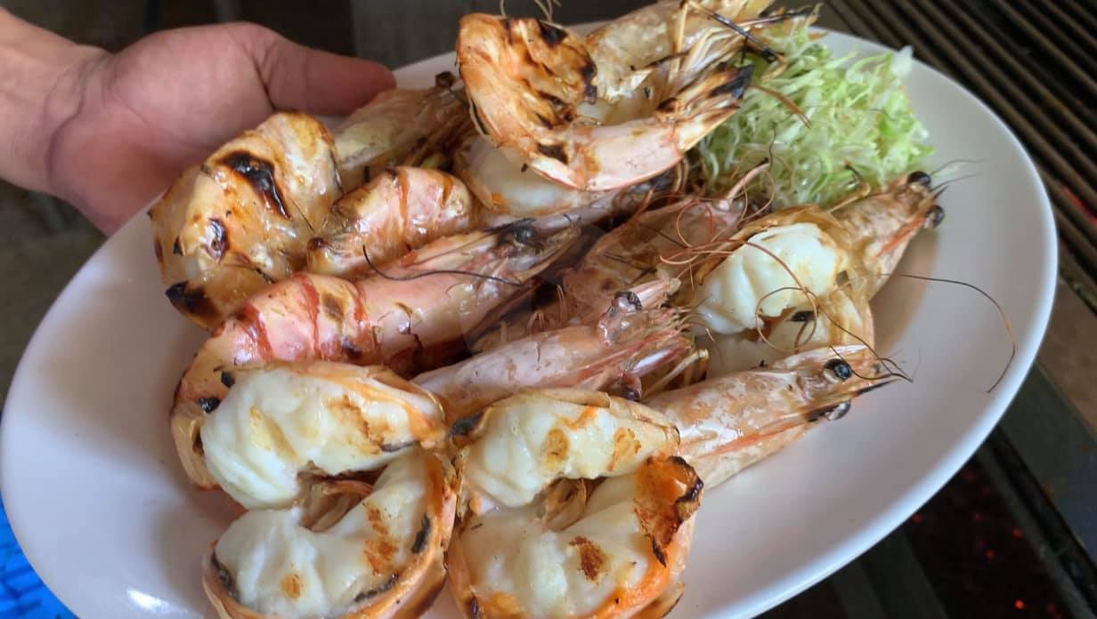 ครัวลุงมันซีฟู้ด, ตั้งฉ่ายซีฟู้ด, บ้านไร่น้ำอิง, พรทะเลซีฟู้ด, ศิริกัญญาซีฟู๊ด, ผึ้งทะเลเผา เบอร์ 9, ครัวป้ายืนซีฟู้ด, นู๋ยาซีฟู้ดชะอำ, ครัวเม็ดทราย, บ้านครัวทะเล, ครัวห้วยทราย, Platoo Restaurant, ครัวป้าเฉลียว, ร้านครัวพี่เปี๊ยก บางควาย