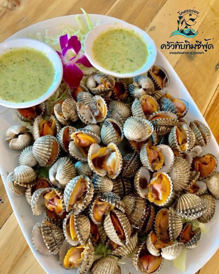 จ๊ะโอ๋ซีฟู๊ด, รุ่งฟ้า ซีฟู้ด, วิวทิวไม้ ซีฟู้ด, ครัวลุงแถม, ครัวแพขวัญใจซีฟู้ด บางขุนเทียน, ครัวน้าเนียมซีฟู้ด, ครัวนพเก้าซีฟู้ด, ครัวทับทิม ซีฟู้ด, ครัวพ่อกำนันซีฟู๊ด บางขุนเทียน-ชายทะเล, บ้านปองพลซีฟู้ด, ครัววลัยพร, ธารทะเลซีฟู้ด บางขุนเทียน-ชายทะเล, ฟาร์มสมใจซีฟู้ดส์ บางขุนเทียนชายทะเล, ครัวคุณอรซีฟู๊ดบางขุนเทียน