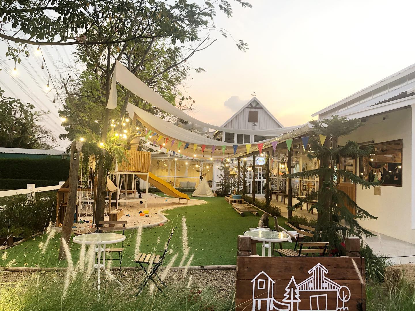 Kiddies’ House, ม้าก้านกล้วย คิดส์คาเฟ่, Little sheep kids cafe, Kickinkids, Moana Cafe, Organika Cafe and Play, Little Barn Kids Cafe, Pumpkin Art Town, DUBUA CAFE, FARM LUCK, Dressage Horse Café, Buttercup, Mari go round