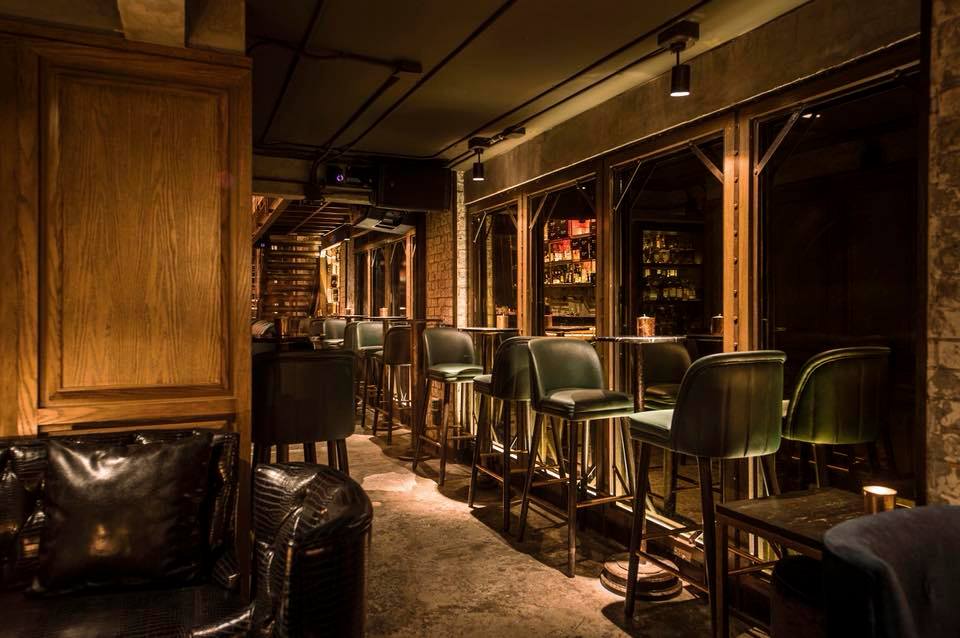 Pachi Bangkok, AINU Bar, Beer Belly Bkk, Cardroom BKK, She Bar, Rabbit Hole, Ekamai Beer House, SOHO BKK, Thonglor Yokocho トンロー横丁, Nowhere (โนแวร์), Another Round, HEAP Cafe' &amp; Restaurant