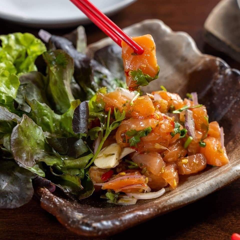 Pachi Bangkok, AINU Bar, Beer Belly Bkk, Cardroom BKK, She Bar, Rabbit Hole, Ekamai Beer House, SOHO BKK, Thonglor Yokocho トンロー横丁, Nowhere (โนแวร์), Another Round, HEAP Cafe' &amp; Restaurant