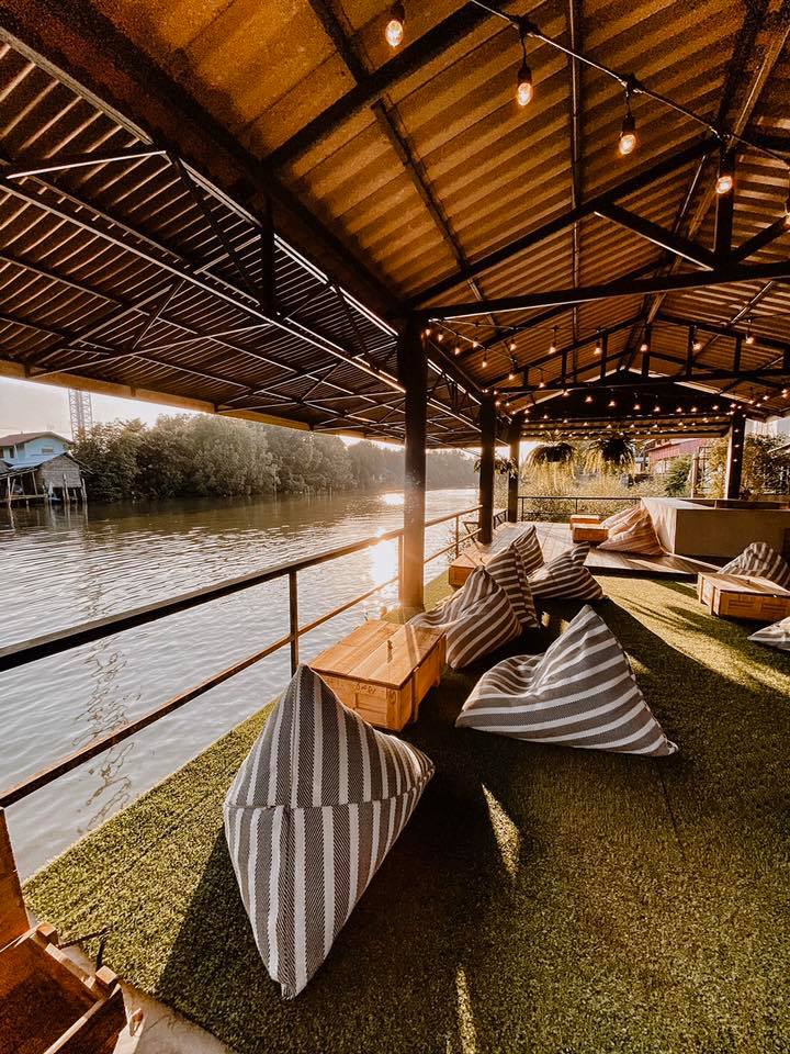 เรือนชายน้ำ Cafe&amp;Restaurant, ban.jingjo, See Sea Sun - แบบง่ายๆ, ขวัญข้าว ริเวอร์ไซด์, The sunflower cafe, KokoroCafe', FREJA Coffee &amp; Co, Rays River Cafe, Behind The Beans, พร้าวหอมคาเฟ่, Kinlamoon, House Cafe', บ้านสวนพาฝัน, La Bella Cafe, PakPap Cafe, ขมุน คาเฟ่ มหาชัย, Baanthaicafe, ดีกัน คาเฟ่, COCO CAFE'