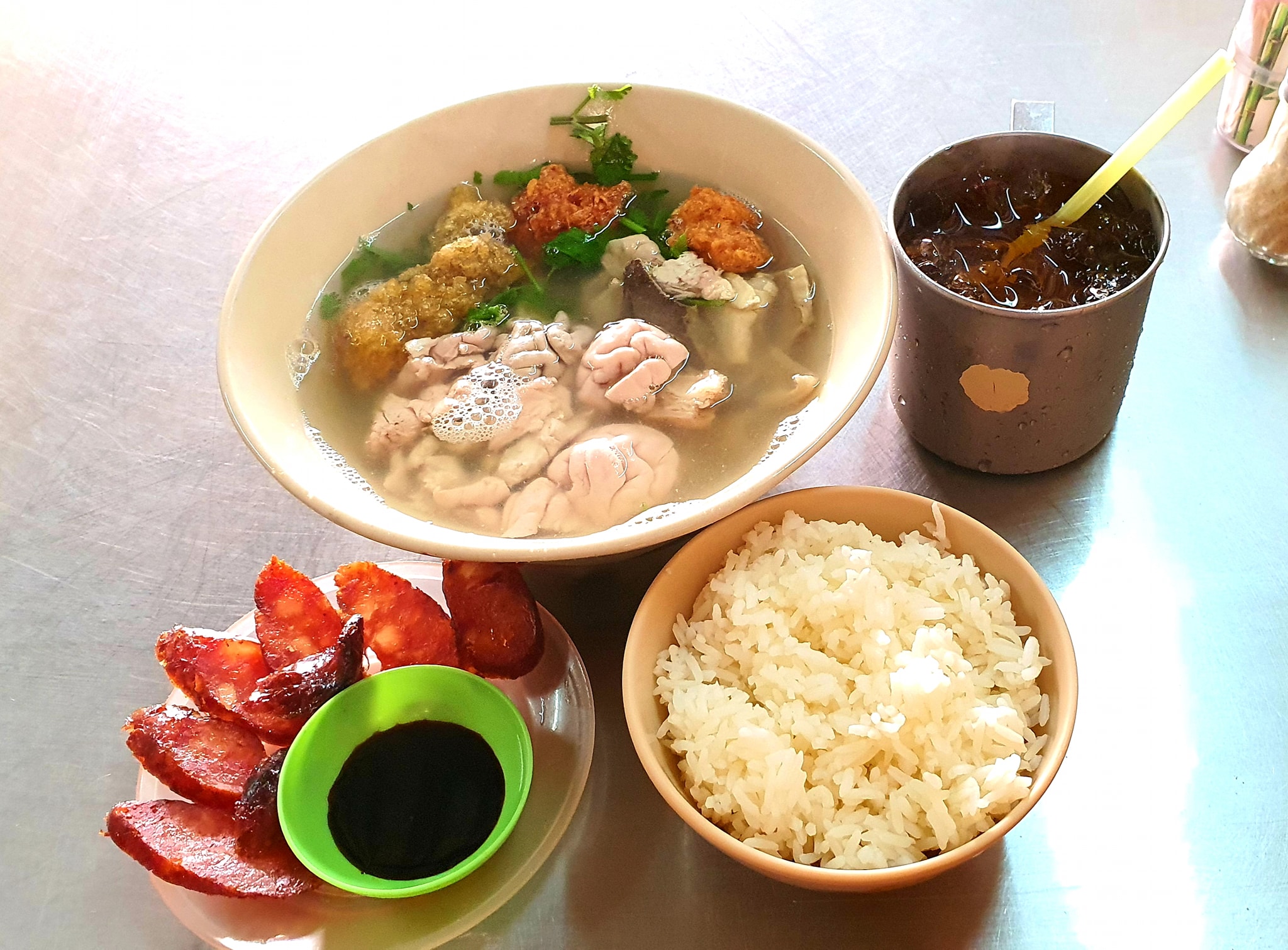 Anya Authentic Thai Cuisine, Kinu, สาขาเสาชิงช้า, ภูธรบาร์, ครัวอัปษร, สาขาถนนดินสอ, ขนมกุ๋ยช่ายเจ๊ต้อย, ตาชัยก๋วยเตี๋ยวสุโขทัย, โกปี๊เฮี้ยะไถ่กี่ ณ เสาชิงช้า, ไทยทำ เกาเหลาสมองหมู, จิต เตาถ่าน, ศิริพรโภชนา, มนต์ นมสด, เจ๊นี เผือกหิมะ, ลูกชิ้นหมูแพร่งนรา, นายอ้วนเย็นตาโฟเสาชิงช้า, สุขนิยม ขนมครกสิงคโปร์, ทิพย์สมัย ผัดไทยประตูผี, เช็งซิมอี๊ , สาขาเสาชิงช้า, Bite and Bond, ร้านติ่นฟง Tinn Feng, บรรพชน Bun Bar Chon, นมโจ เสาชิงช้า, ข้าวหมูแดงนายชุน