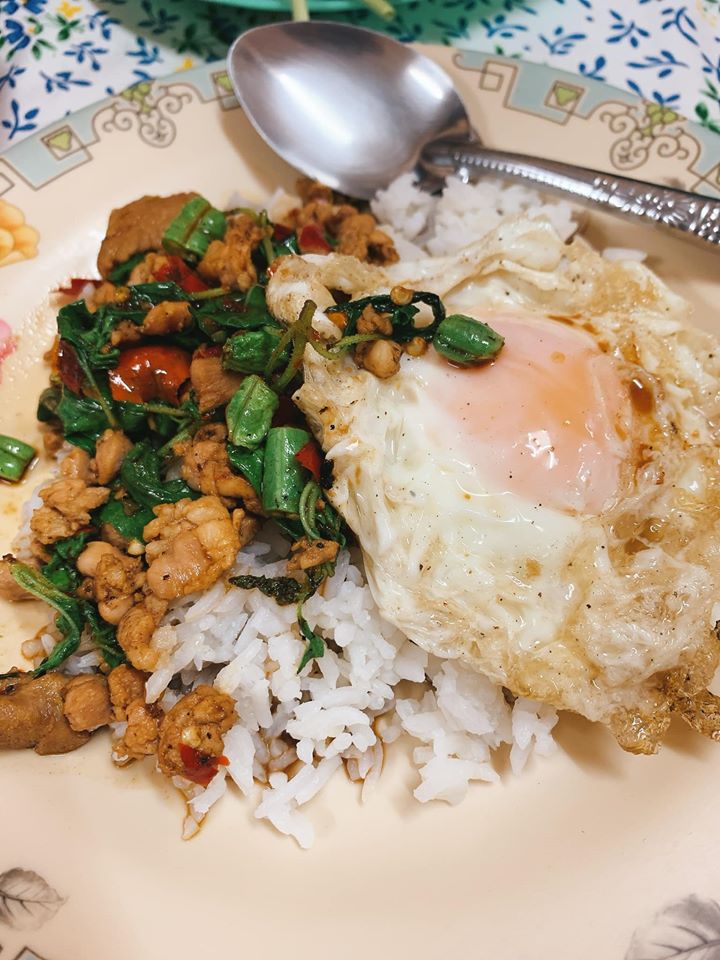 Anya Authentic Thai Cuisine, Kinu, สาขาเสาชิงช้า, ภูธรบาร์, ครัวอัปษร, สาขาถนนดินสอ, ขนมกุ๋ยช่ายเจ๊ต้อย, ตาชัยก๋วยเตี๋ยวสุโขทัย, โกปี๊เฮี้ยะไถ่กี่ ณ เสาชิงช้า, ไทยทำ เกาเหลาสมองหมู, จิต เตาถ่าน, ศิริพรโภชนา, มนต์ นมสด, เจ๊นี เผือกหิมะ, ลูกชิ้นหมูแพร่งนรา, นายอ้วนเย็นตาโฟเสาชิงช้า, สุขนิยม ขนมครกสิงคโปร์, ทิพย์สมัย ผัดไทยประตูผี, เช็งซิมอี๊ , สาขาเสาชิงช้า, Bite and Bond, ร้านติ่นฟง Tinn Feng, บรรพชน Bun Bar Chon, นมโจ เสาชิงช้า, ข้าวหมูแดงนายชุน