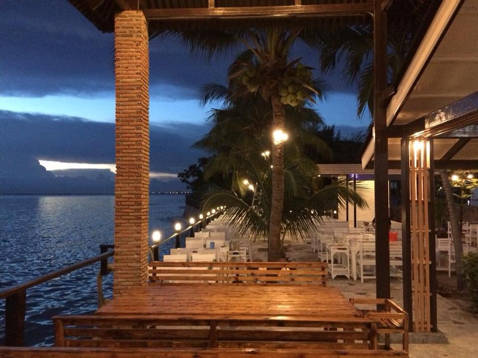 Pop View, ครัวบ้านกลางทะเล, Ripple Sea, ร้านลับหมึกช๊อต อ่าวอุดมซอย17, ร้านป๋าดำซีฟู้ด, ป้าแอ๊ดซีฟู๊ด, ติดดินซีฟู้ด, มุมอร่อย ศรีราชา, TOH CREW, เรือนน้ำซีฟู๊ด ศรีราชา, ครัวทะเล จันผา, ร้านอาหาร เฒ่าทะเล ซีฟู๊ด อ่าวอุดม, ร้านป้อมกินแล้วรวย