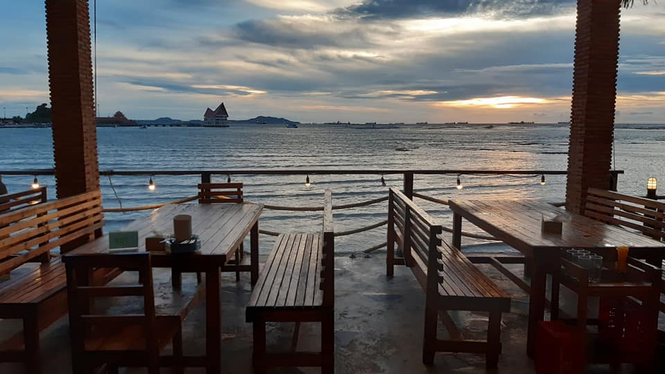 Pop View, ครัวบ้านกลางทะเล, Ripple Sea, ร้านลับหมึกช๊อต อ่าวอุดมซอย17, ร้านป๋าดำซีฟู้ด, ป้าแอ๊ดซีฟู๊ด, ติดดินซีฟู้ด, มุมอร่อย ศรีราชา, TOH CREW, เรือนน้ำซีฟู๊ด ศรีราชา, ครัวทะเล จันผา, ร้านอาหาร เฒ่าทะเล ซีฟู๊ด อ่าวอุดม, ร้านป้อมกินแล้วรวย