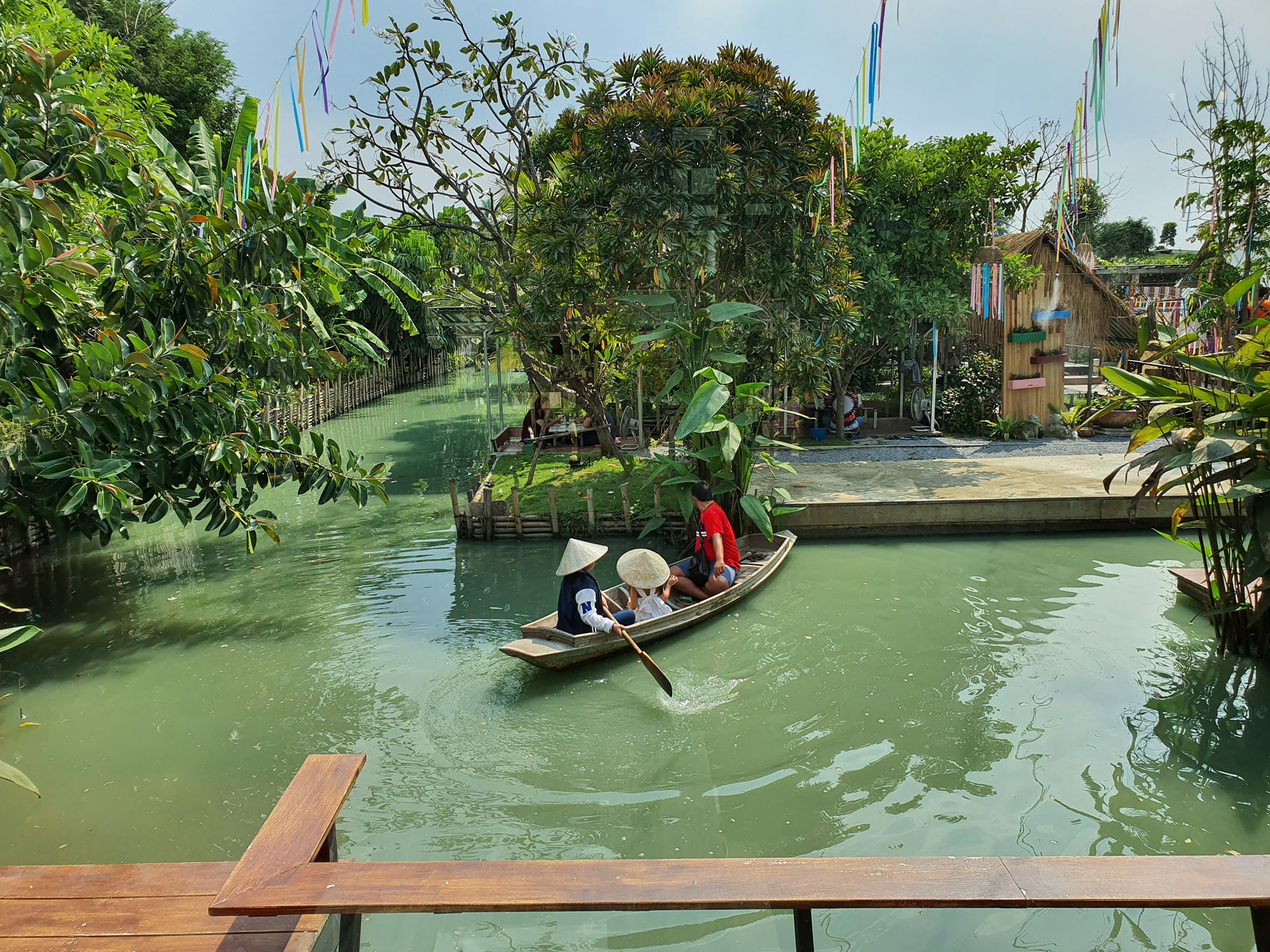 เรือนชายน้ำ Cafe&amp;Restaurant, ban.jingjo, See Sea Sun - แบบง่ายๆ, ขวัญข้าว ริเวอร์ไซด์, The sunflower cafe, KokoroCafe', FREJA Coffee &amp; Co, Rays River Cafe, Behind The Beans, พร้าวหอมคาเฟ่, Kinlamoon, House Cafe', บ้านสวนพาฝัน, La Bella Cafe, PakPap Cafe, ขมุน คาเฟ่ มหาชัย, Baanthaicafe, ดีกัน คาเฟ่, COCO CAFE'