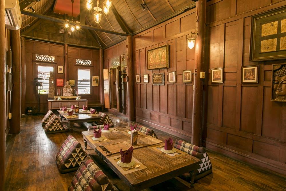 ครัวจำแลง แปลงกาย, ศรีตราด, Jirakaan Restaurant, เสวยซีฟู้ด, เรือนมัลลิการ์, ต้นเครื่อง, บ้านไอซ์, Gedhawa เก็ดถะหวา, Cr. ภาพทั้งหมดจาก Facebook Gedhawa Sukhumvit33, Madam Saranair มาดามสาระแหน่, ตะลิงปลิง สุขุมวิท 34, แสนสำราญที่แสนแสบ