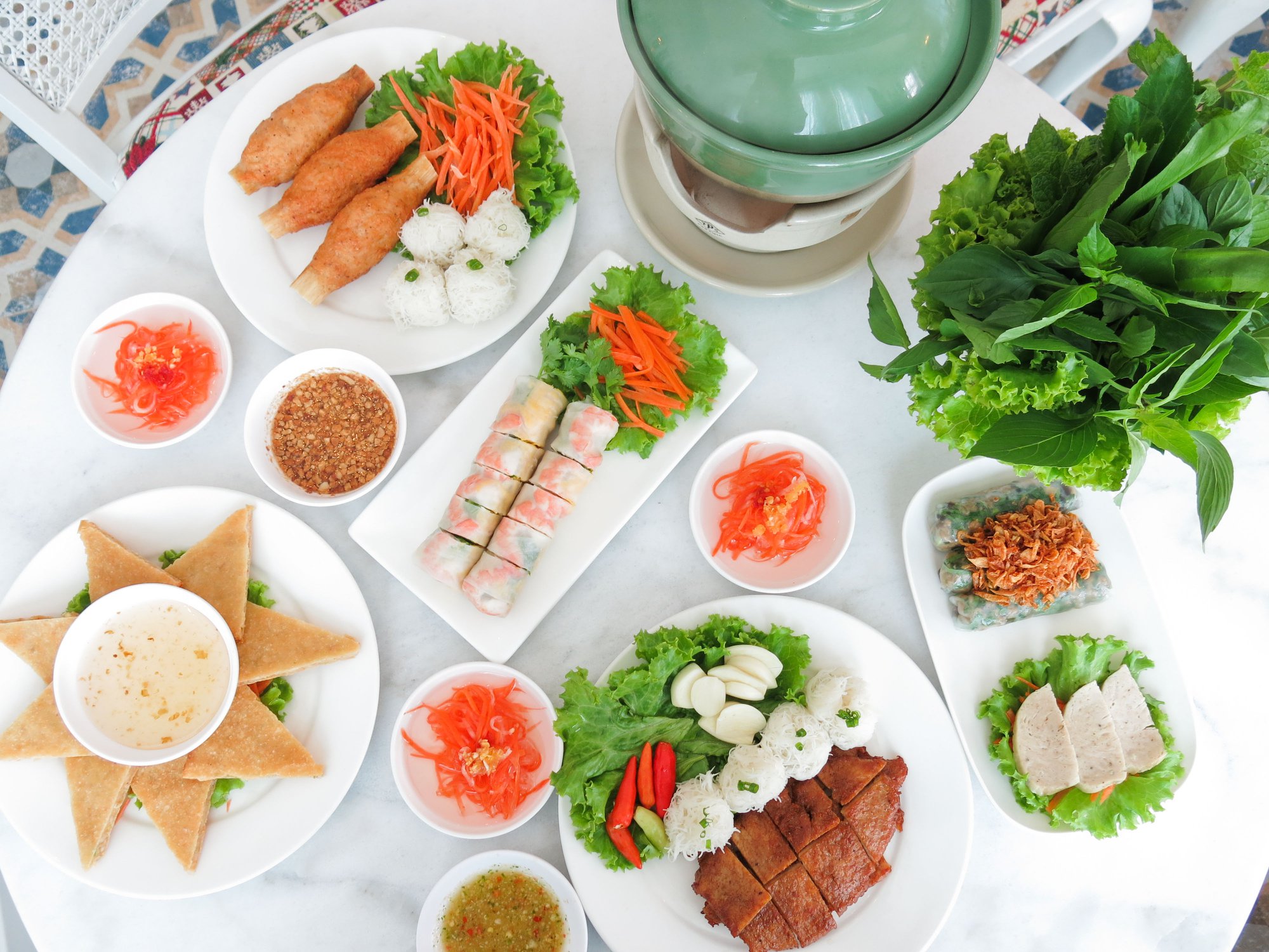 อิ่มเอิบแหนมเนือง, แอมเฮือง อาหารเวียตนาม, M.J. แหนมเนือง หนองคาย พลับพลาชัย, Arunee Cuisine, เชิญตะวัน, คำม่วน แหนมเนือง, สาขาหทัยราษฏร์, บ้านเวียดนาม คลอง4, Winner House, Pho Van, พี่หยองแหนมเนือง, วิลลี่แหนมเนือง Delivery, So Saigon เมืองทองธานี, กรีน แหนมเนือง, Saigon Recipe, Eat Viet, ครัวเมืองเว้ ลาว-ญวน, แหนมเนืองลับแล, แหนมเนืองคุณอ้อ, ลองดู, SAIGON VIETNAMESE RESTAURANT, โรงแรม ASIA HOTEL, VT แหนมเนือง, สาขาพระราม9, MJ แหนมเนืองอาหารเวียดนาม-อีสาน ทวีวัฒนา, ยัมมี่ แหนมเนือง เซ็นจูรี่ อ่อนนุช, Thuyền, แหนมเนืองนายช่าง Delivery