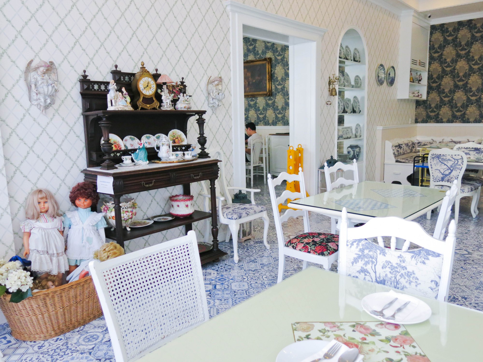 อิ่มเอิบแหนมเนือง, แอมเฮือง อาหารเวียตนาม, M.J. แหนมเนือง หนองคาย พลับพลาชัย, Arunee Cuisine, เชิญตะวัน, คำม่วน แหนมเนือง, สาขาหทัยราษฏร์, บ้านเวียดนาม คลอง4, Winner House, Pho Van, พี่หยองแหนมเนือง, วิลลี่แหนมเนือง Delivery, So Saigon เมืองทองธานี, กรีน แหนมเนือง, Saigon Recipe, Eat Viet, ครัวเมืองเว้ ลาว-ญวน, แหนมเนืองลับแล, แหนมเนืองคุณอ้อ, ลองดู, SAIGON VIETNAMESE RESTAURANT, โรงแรม ASIA HOTEL, VT แหนมเนือง, สาขาพระราม9, MJ แหนมเนืองอาหารเวียดนาม-อีสาน ทวีวัฒนา, ยัมมี่ แหนมเนือง เซ็นจูรี่ อ่อนนุช, Thuyền, แหนมเนืองนายช่าง Delivery