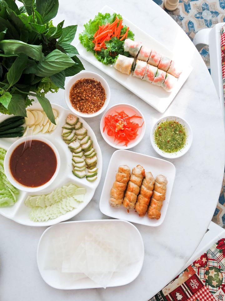 อิ่มเอิบแหนมเนือง, แอมเฮือง อาหารเวียตนาม, M.J. แหนมเนือง หนองคาย พลับพลาชัย, Arunee Cuisine, เชิญตะวัน, คำม่วน แหนมเนือง, สาขาหทัยราษฏร์, บ้านเวียดนาม คลอง4, Winner House, Pho Van, พี่หยองแหนมเนือง, วิลลี่แหนมเนือง Delivery, So Saigon เมืองทองธานี, กรีน แหนมเนือง, Saigon Recipe, Eat Viet, ครัวเมืองเว้ ลาว-ญวน, แหนมเนืองลับแล, แหนมเนืองคุณอ้อ, ลองดู, SAIGON VIETNAMESE RESTAURANT, โรงแรม ASIA HOTEL, VT แหนมเนือง, สาขาพระราม9, MJ แหนมเนืองอาหารเวียดนาม-อีสาน ทวีวัฒนา, ยัมมี่ แหนมเนือง เซ็นจูรี่ อ่อนนุช, Thuyền, แหนมเนืองนายช่าง Delivery