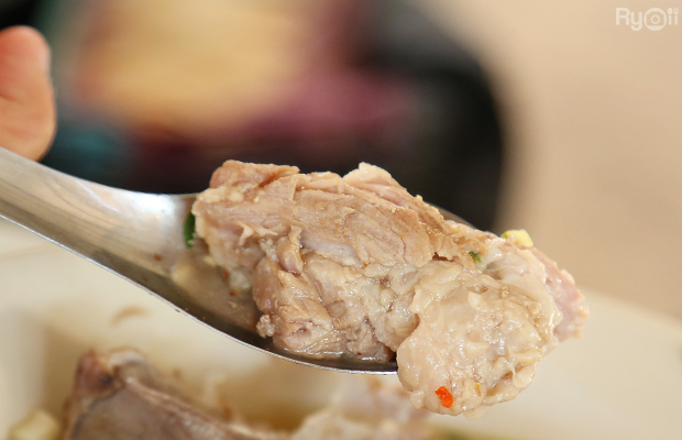 Cypher Gelato, สุกี้จินดา, สาขาลาดพร้าววังหิน, เถ่าชิ่ว น้ำเต้าหู้มือหนึ่ง, เตาถ่าน หมูกระทะ, Unfinished Coffee Roaster, เซี้ยม ก๋วยเตี๋ยวสุโขทัย วังหิน, เครปป้าเฉื่อย, สาขา Plaza Lagoon, เฝอ'54, สาขาลาดพร้าววังหิน 60, ซ้งเป็ดพะโล้, ผัดไทยวังหิน Showปัง, ราดหน้าฟาไฉ, โกวนัน, โกวใหญ่ ก๋วยเตี๋ยวหมูต้มยำ, รัตนา ราชาบะหมี่เกี๊ยวข้าวหมูแดง, ทวีชัยเป็ดพะโล้, กล้วยทอดล้านช้าง, Wood Café, หมูมาไก่ไป, เลิศทิพย์วังหิน, ก๋วยเตี๋ยวต้มยำไข่ลาวา, Buta Shabu, โก โรตีชาชัก ลาดพร้าววังหิน